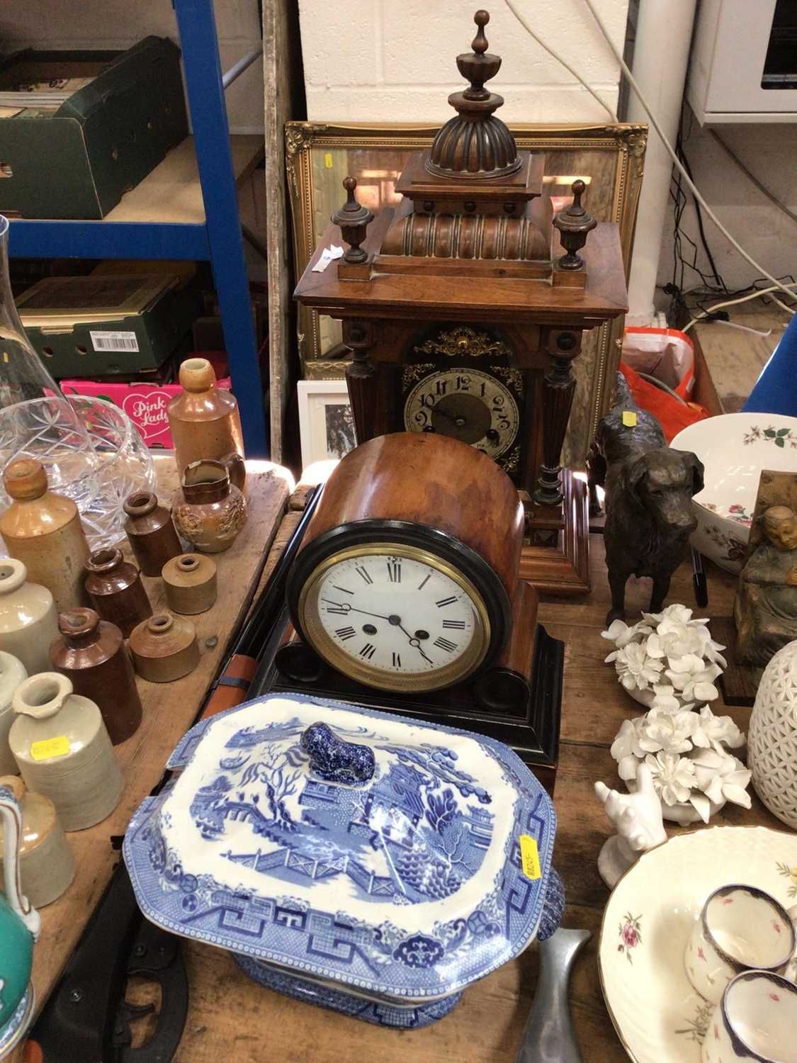 Lot 22 - Two mantel clocks and blue and white tureen