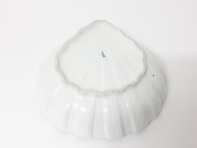 Lot 240 - Meissen shell-shaped dish