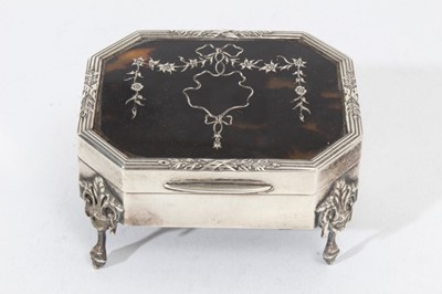 Lot 405 - George V silver jewellery / trinket box of octagonal form