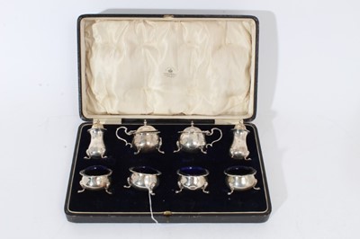 Lot 474 - Cased cruet set by Mappin and Webb