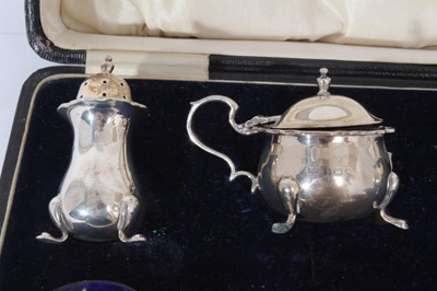 Lot 474 - Cased cruet set by Mappin and Webb