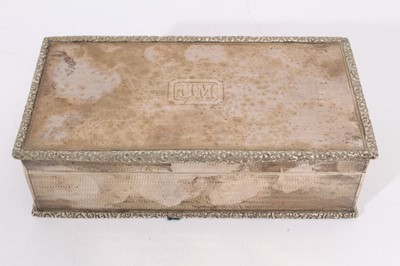 Lot 463 - Silver cigarette box