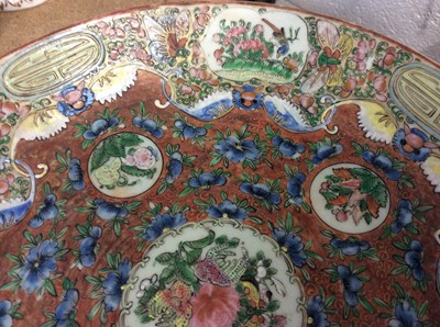 Lot 209 - 19th century Chinese Canton porcelain dish