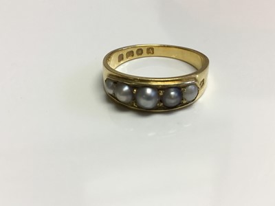 Lot 628 - Victorian 18ct gold seed pearl ring