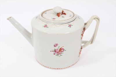 Lot 147 - 18th century Chinese export tureen and cover, together with an 18th century Chinese teapot and cover