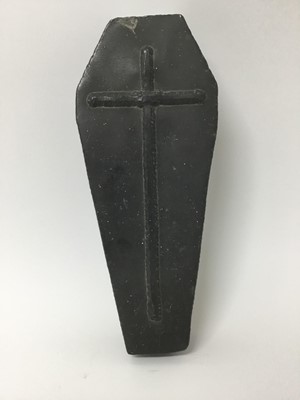 Lot 106 - Unusual lead coffin