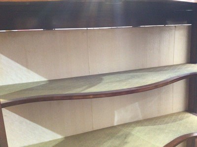 Lot 131 - Edwardian mahogany inlaid serpentine display cabinet