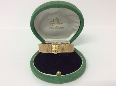 Lot 706 - 9ct gold Omega wristwatch