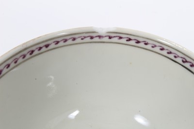 Lot 148 - Chinese export tea bowls, saucers and sugar bowl (16 items)