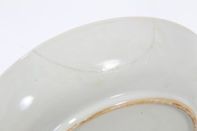 Lot 148 - Chinese export tea bowls, saucers and sugar bowl (16 items)
