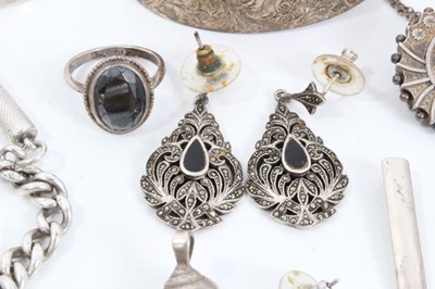 Lot 15 - Group silver jewellery to include Victorian and later brooches, bangle, chains, pendants, earrings etc