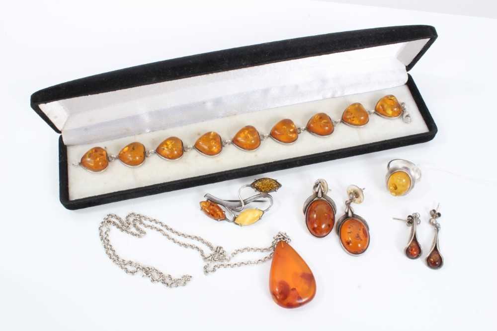 Lot 16 - Group silver mounted amber jewellery