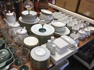 Lot 287 - Very large quantity of Boots Dinnerware (over 200 pieces)