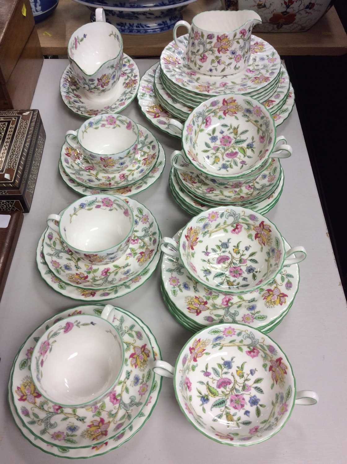 Lot 419 - Minton Haddon Hall tea and dinner ware