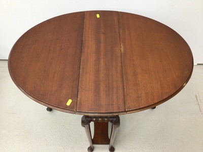 Lot 21 - Mahogany oval Sutherland table on turned legs, 61cm opening to 83cm x 68cm high