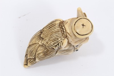 Lot 970 - 19th century Japanese carved ivory netsuke