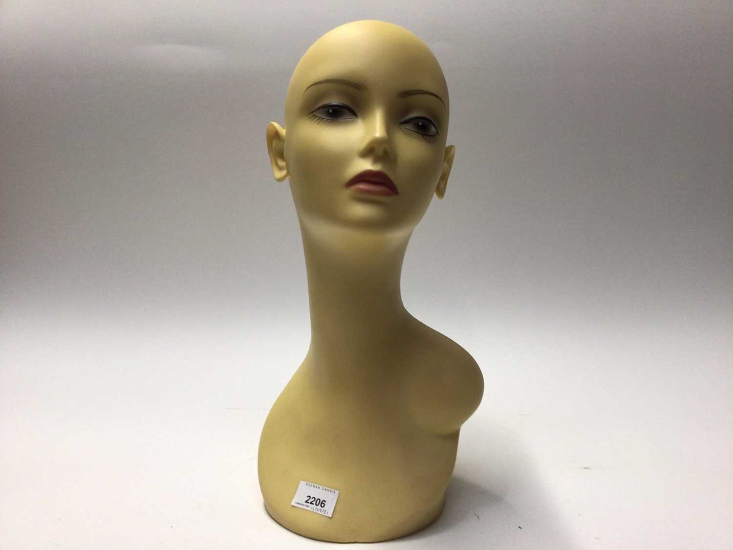 Lot 2206 - Vintage Shop display / mannequin head