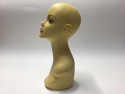 Lot 2206 - Vintage Shop display / mannequin head