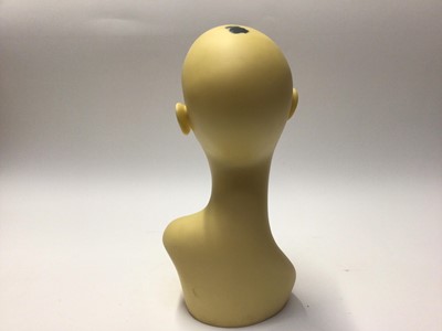 Lot 2206 - Vintage Shop display / mannequin head