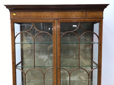 Lot 931 - Good quality Edwardian inlaid mahogany display cabinet