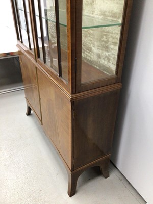 Lot 931 - Good quality Edwardian inlaid mahogany display cabinet