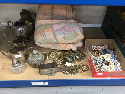 Lot 81 - Sundry items, including silver plate, horse brasses, a quilt, and costume jewellery