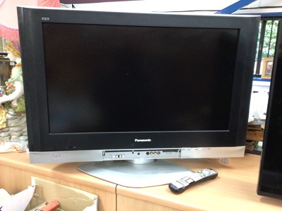 Lot 4 - Panasonic flatscreen television model number TX-32LXD500 with remote control