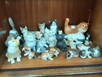 Lot 8 - Collection of royal Doulton and Beswick cats and kittens (34)