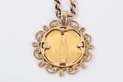 Lot 129 - German gold tourist token- Köln am Rhein, in 9ct gold pendant mount on chain