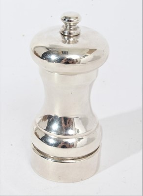 Lot 318 - Contemporary silver pepper grinder of capstan form with original box
