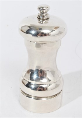 Lot 319 - Contemporary silver pepper grinder of capstan form with original box
