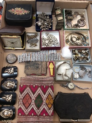 Lot 650 - Group vintage costume jewellery, silver and bijouterie