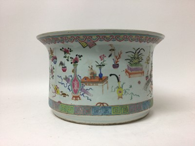 Lot 101 - Fine Chinese famille rose jardinière, late Qing