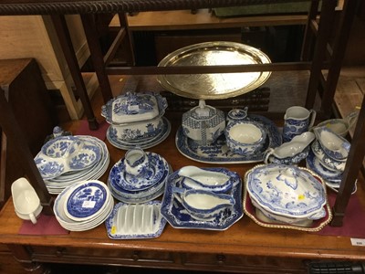 Lot 10A - Mixed lot of Victorian and later blue and white china to include jugs, sauce boats, tureens etc