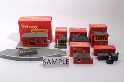 Lot 1616 - Railway selection of 00 gauge boxed and unboxed including figures, plus a selection of boxed meccano