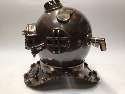 Lot 2261 - A reproduction American Naval divers helmet