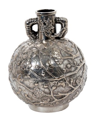 Lot 419 - Late 19th/early 20th century Chinese Export silver bottle vase