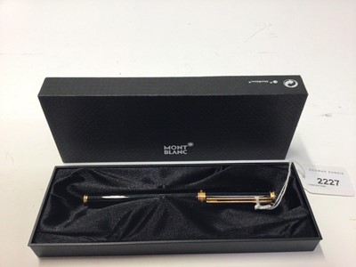 Lot 2227 - Mount Blanc Noblesse Oblige ball point pen in original box