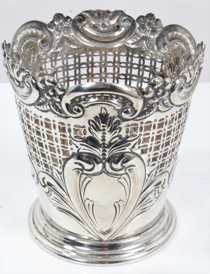 Lot 17 - Victorian pierced silver vase