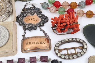 Lot 29 - Group vintage costume jewellery and bijouterie