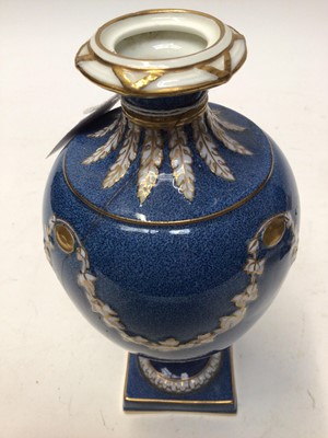 Lot 124 - Garniture of three Wedgwood vases and covers