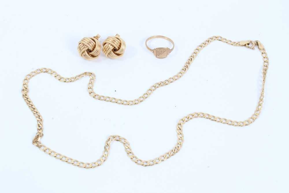 Lot 54 - 9ct gold curb link chain, 9ct gold signet ring and pair 9ct gold knot earrings