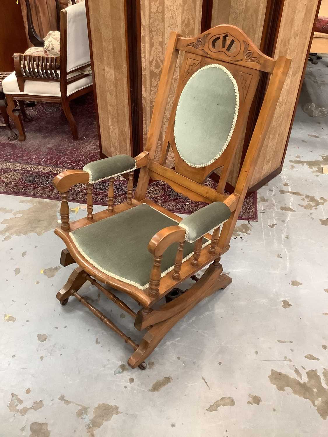 Lot 914 - Late Victorian rocking chair