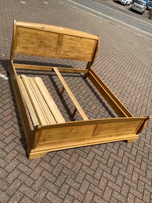 Lot 81 - Contemporary light oak double bed with side rails and slats 190cm wide