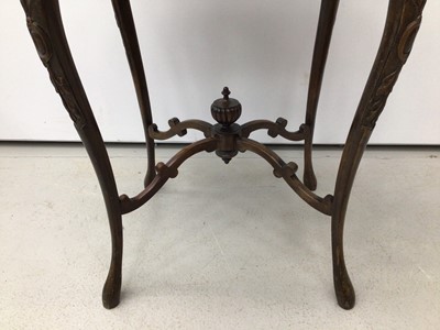 Lot 49 - Edwardian mahogany oval occasional table on slender cabriole legs 68cm wide