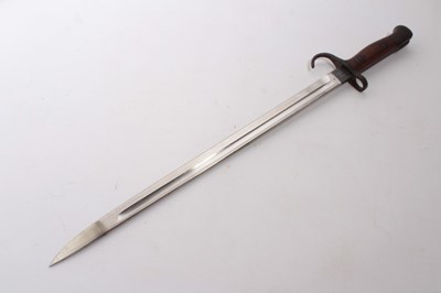 Lot 975 - Scarce First World War 1907 pattern bayonet with hooked quillion, fullered steel blade retaining almost all original finish, stamped Sanderson, 10' 08, in brown leather scabbard, stamped H.G.R. 08