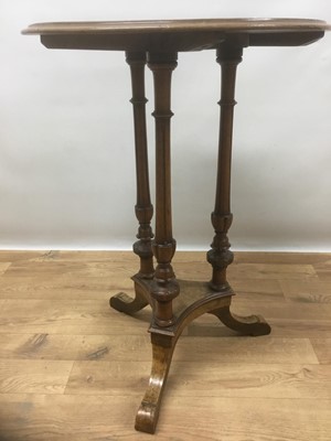 Lot 1493 - Victorian inlaid burr walnut veneered circular table