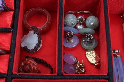 Lot 96 - Chinese Jewellery box containing silver mounted hard stone jewellery