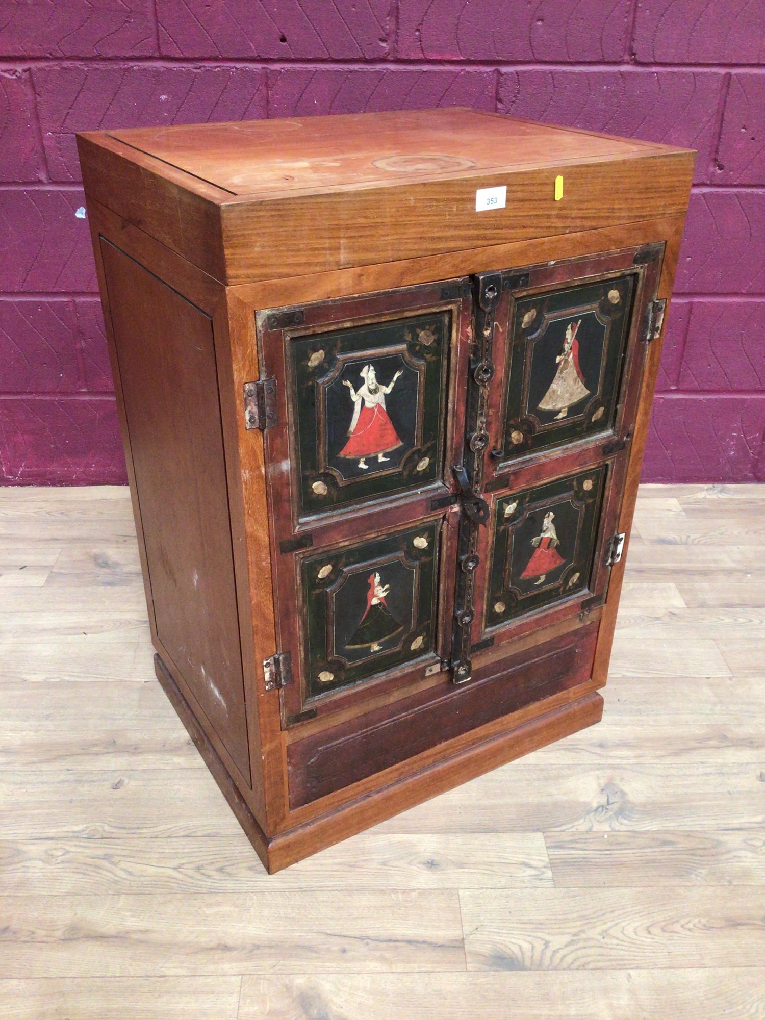 Lot 353 Eastern camphor wood with rising