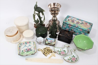 Lot 819 - Assorted works of art